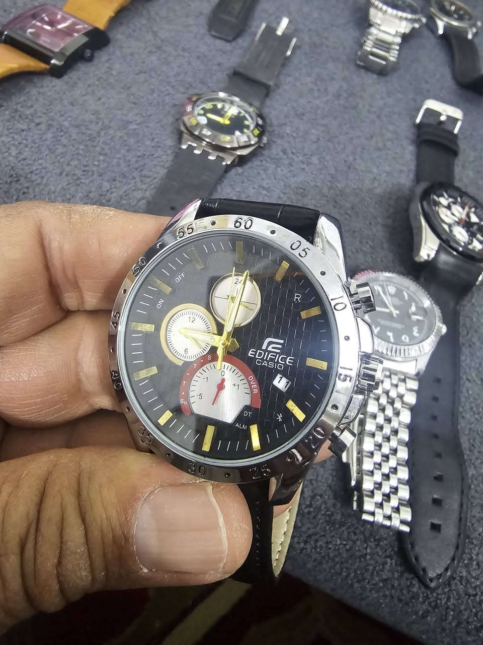 السلام عليكم مجموعة من الساعات
شغالات جميعهن عدد١٥ بيهن ٤ يردلهن بطاريات وبيهن ستوب ووج
ابيعهن بيعه وحده ماركات مختلفة
رايدهن ب٢٠٠ الف شي على شي 
مكاني بغداد وعندي توصيل ..


**إذا كنت صاحب هذا الإعلان وتريد حذفه لأي سبب، رجاءا أرسل رسالة إلى الدعم الفني**