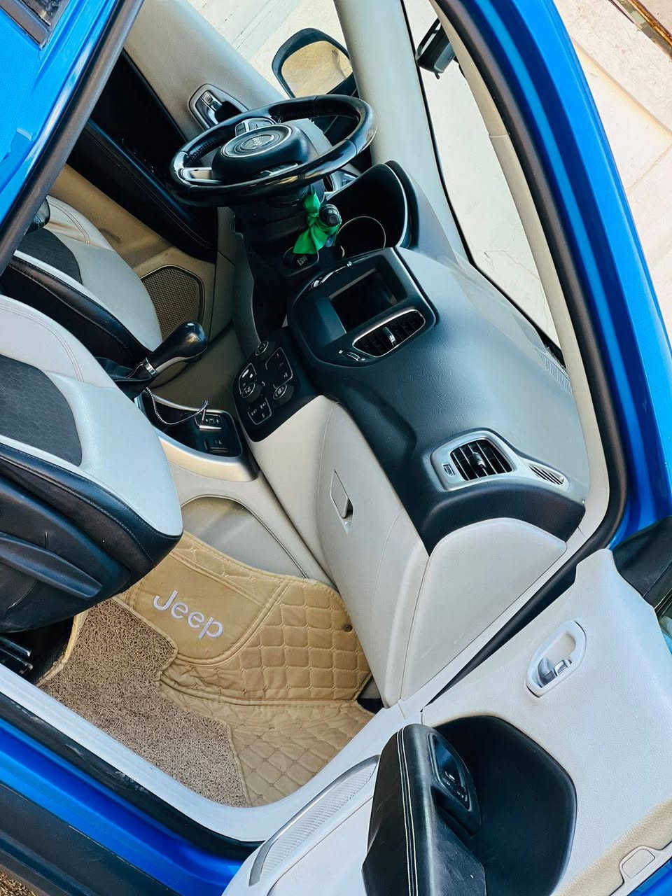 جيب كامباس مديل 2019 سعر 118قابل التفاوض الستفسار تصل ***********الون مميز وارد مريكي حادثه دعاميه وخشم البنيد فقط والباقي كفاله عامه من صبق والفتح وضربه وتبديل محرك وكير مكفولات   مواضفات واحد عله واحد بني راما بصمه بصمه اوبواب شاشه كامره دواره تحكم ستيرن دواخل بيجي   رقم بابل دولي مكان سيار كربلاء
