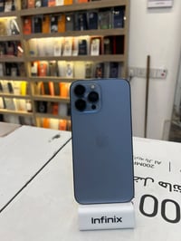 13 pro max  نضافة 100/100  البطارية 75  السعر:650  بغداد:07703877292