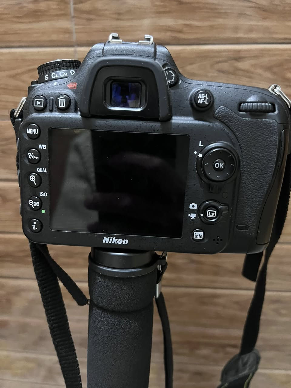 السلام عليكم كامره نيكون 7200D نضيفه فول مع كامل ملحقاته
بطاريات عدد٢
جنطه 
جلاتين حمايه 
شاحنه 
كيبل نقل 
ادبتر نقل 
عدسه ١٨/١٤٠
هود عدسه +قبق 
حزام 
نقصهه بس رام الله شاهد شغاله كلشي مابيهه.شرط الفحص السعر ٧٥٠ بيهه مجال 
***********
