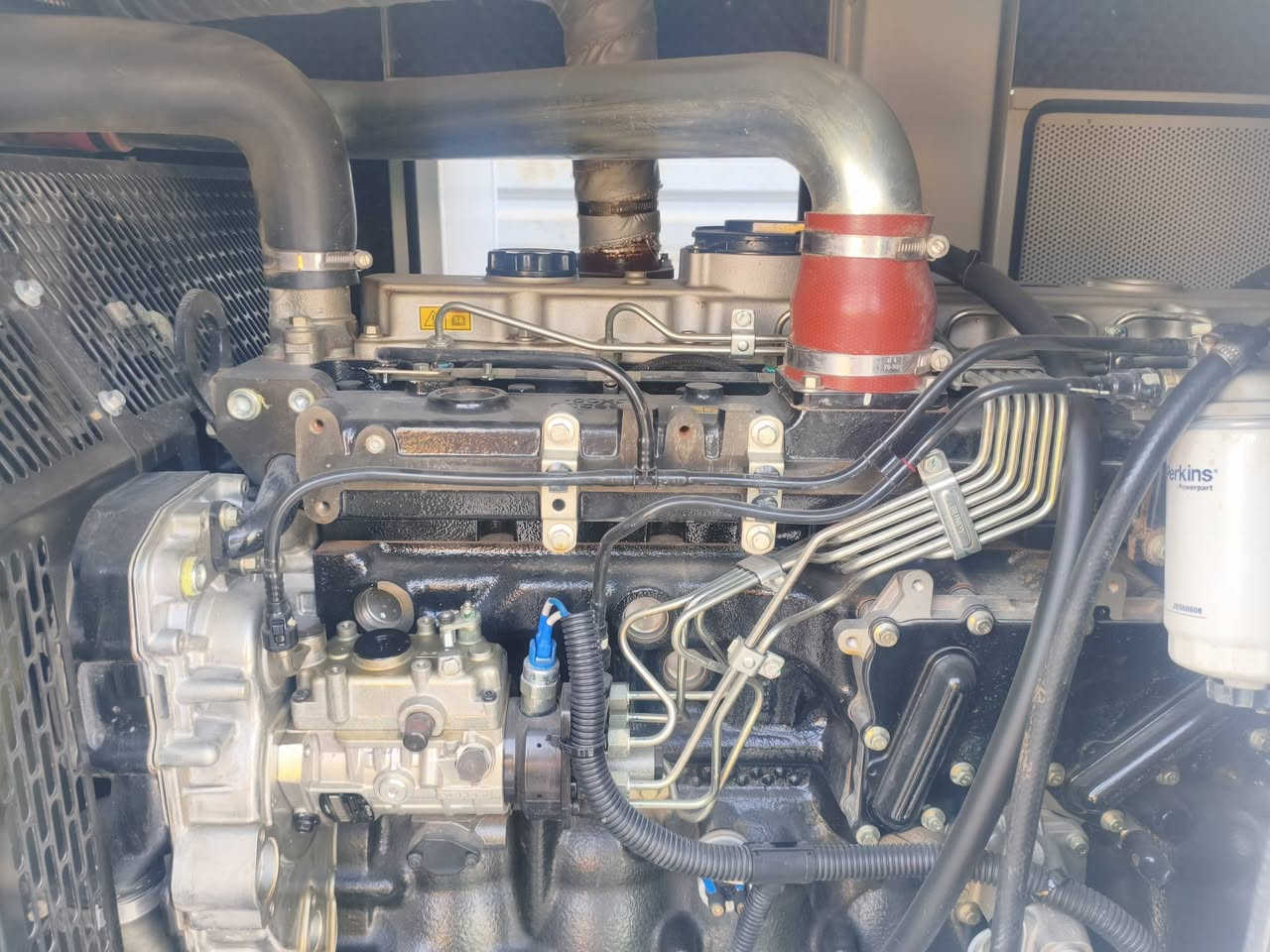 السلام عليكم ورحمه الله
للبيع
مولدة بيركنز إنكليزي 
6سلندر 150كيفي
حديث حجم البستم 105ملم
موديل 2024
عدد ساعات التشغيل 400ساعة فقط
بوضع الزيرو
للمزيد من التفاصيل لاتصال أو المراسلة 
*********** ابو شهم الزبيدي 
بغداد عوريج
