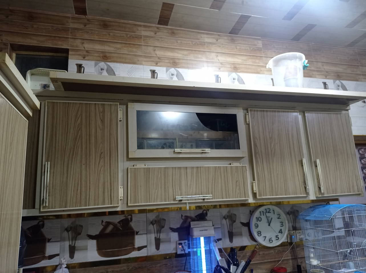 سلام عليكم غراض مستخدمة للبيع مكان كوفة رقم ***********
