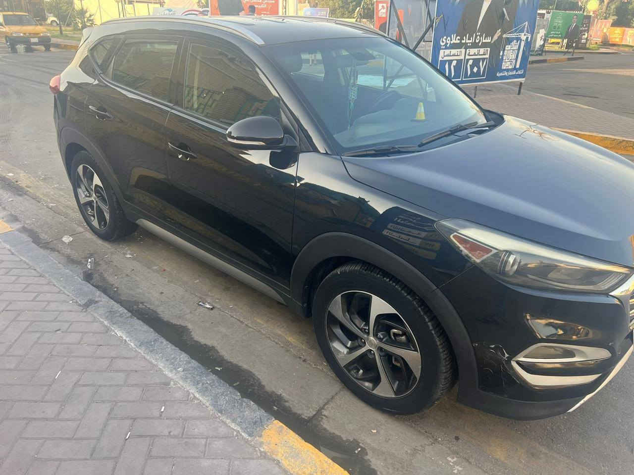 سلام عليكم للبيع توسان 2017 وارد أمريكي مكفوله من صبغ بيه فقط قطعتين تبديل اصلي بيع او مراوس حسب القناعه
السعر ١٣٥
غير متواجد في الفيس 
الرقم ***********
