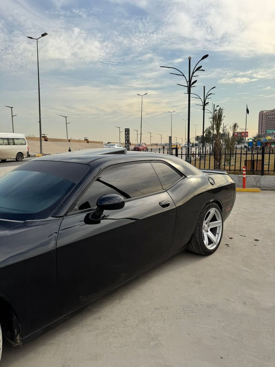 سلام عليكم بيع او مراوس ؟ 
جالنجر 19 SXT بلاس فول فتحه 
وارد امريكي قطعتين بامريكا وثنين بلعراق بدون لغود فقط تعديل بخشم الشاصي عل بارد فقط مكينه شرط الفحص تبريد ثلاجه بشرط + صدر امامي خلفي جديد 
نواقصها فقط كونترول كير .. السعر 140.وبيها مجال 
*********** واتساب فقط 
*********** اتصال فقط 
مكاني بغداد ❤️
