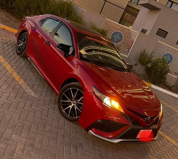 االسلام عليكم 
سياره كامري SE plus 
وارد أمريكي ع ايدي سياره من امريكه لحد الان يعني مالك واحد فقط وباسمي رقم بغداد  بانزين فقط سياره جديده وجاهزه عل وضع الشركه
الضرر قبق جنطه صبغ وجاملغ خلفي بارد باقي كفاله يعني السياره جديده صبغ قطعه وحده بس وبدون ايرباك وصور الحادث مرفقه بالمنشور
سياره جديده وشخط مابيها 
سياره محرك 2500 4 سلندر
سياره فتحه 
بصمه 
كشنات جلد تدفئه 
رادار امامي خلفي جانبي 
3 انضمه سبورت ونورمن وايكو 
مكان سياره بغداد  الكرخ السعر ٢٣٠ للاتصال ***********
