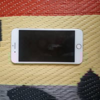 ايفون 8 بلص ذاكرة ٢٥٦ بطارية ١٠٠ جهاز كلش نضيف بصمة شغالة لمس يخبل كام...