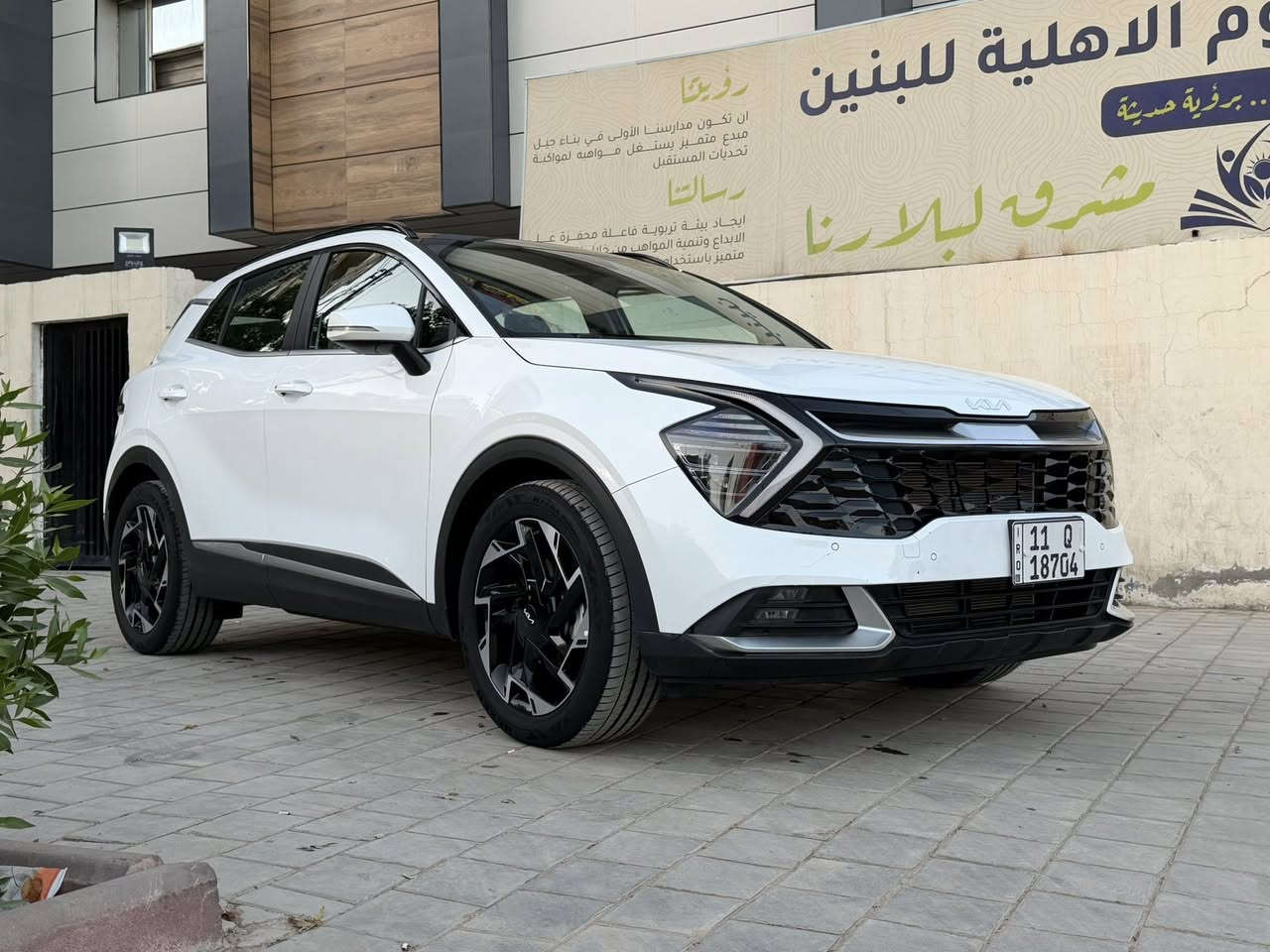 السلام عليكم كيا سبورتج موديل 2025 وارد خليجي السيارة ضمان الشركة الدولية صدرشرط وضع شركة ماشية (12)الف كم السيارة فول مواصفات 1/1
السعر 230وبيها مجال
بصمة تشغيل 
بنوراما طكتين 
تشغيل عن بعد 
كراسي كهربائي 
حساسات امامية 
حساس خلفي 
بصمة عدد 2
ويل كروم حجم 19
اشاير بالمري
دخول ذكي
هند بريك بصمة
ثلاث انظمة قيادة ايكو سبورت نورمال 
شاشة متصلة 
شاحن واير ليس 
قطعتين تبريد 
تحكمات ستيرن جهتين 
كأمرة دواره
الجامات الاماميه يصعدن وينزلن اوتو 
مثبت سرعة
مري شفط 
اشاير بالمري 
زنون لدي امامي  ولد خلفي 

رقم الهاتف : ***********
العنوان بغداد حي اور
