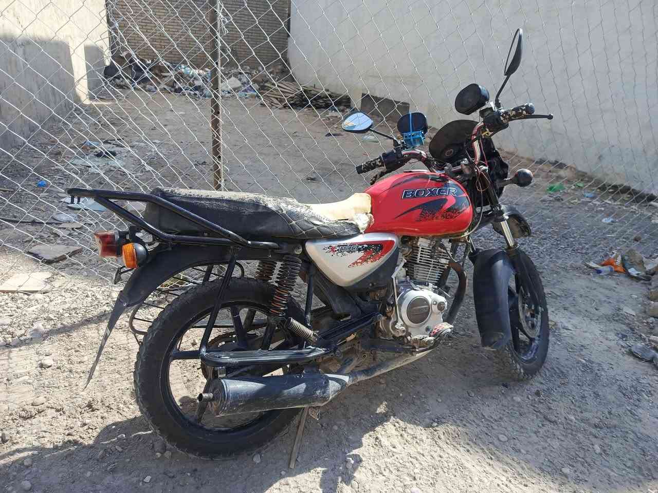 للبيع بوكسر جبلي محرك مال دايوان دراجه جديده عايزها بس سلف فقط سعر 600 وبي مجال العنوان سامراء رقم *********** فقط. اتصال اوراق بيها كمرك مدفوع باقي بس شغله بسيطه ويكمل الرقم
