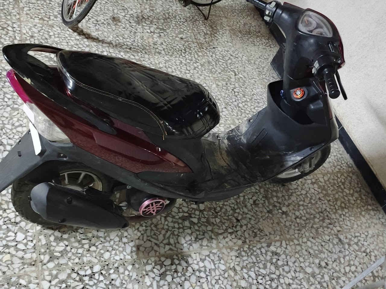 اسلام عليكم. دراجه ماكس عدله. بوشه (49)بلاد مفتوحه مبدل بس ولفات. الدراجه كلها بلاديه ما ناقصهه اي شي. سلف هندر بأي وقت شغاله نگره. بيها تزويد خارجي. 1. ويل مشيف. 2.دبل امامي رياضي. 3.دبل خلفي رياضي. 4.شيال رياضي. 5. قبق فلاوين. 6.قبق جوزه رياضي. 7.تعلاكه رياضي. وبيها دبل اشاره. كهربأيات كلها شغاله. الدراجه تاخذه ربع مذب عليها مكاني (بابل الحصوه). السعر (500).وبيها مجال للشراي المو شراي لا يتعبني الرقم *********** متواجد خاص..
