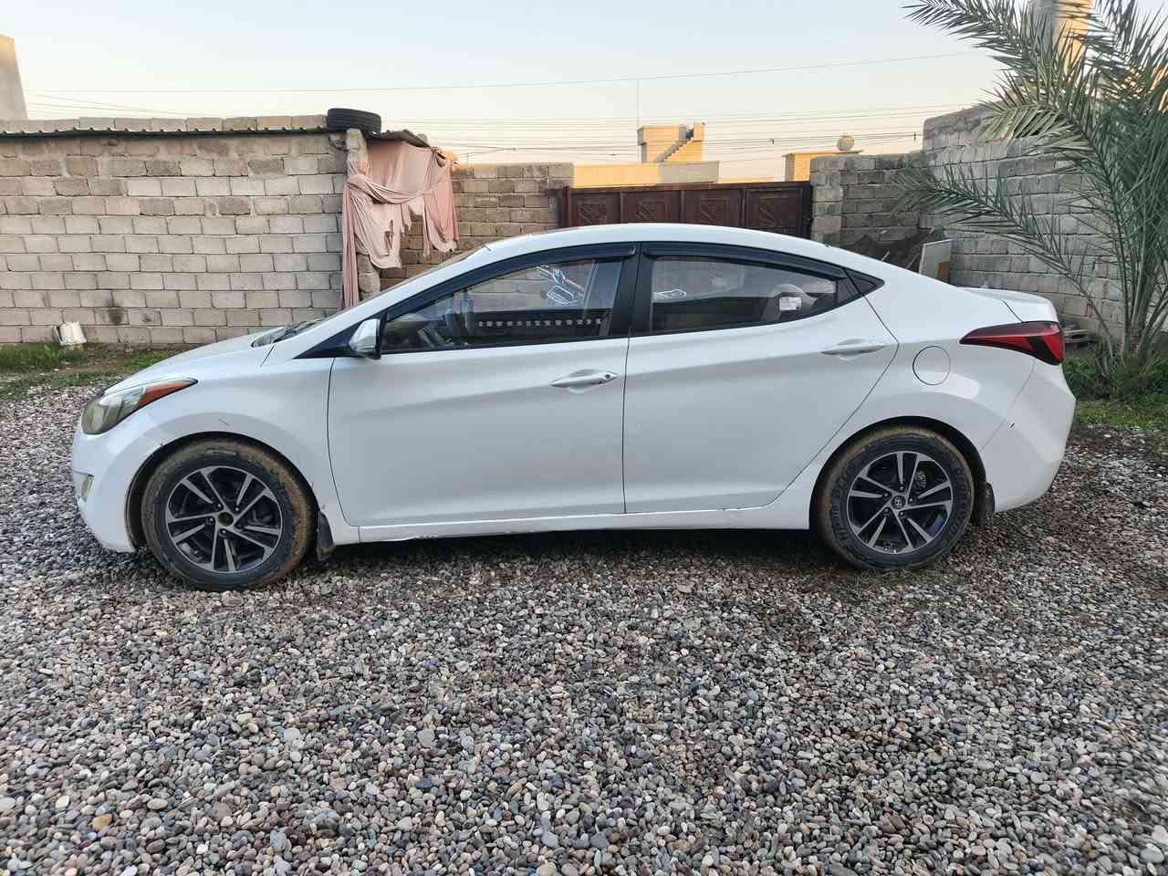 مكلف بل نشر 
  2013 مكينه 16 مفتوحه شرط لا صرف ولا نفخ بيها نص باب صبغ ‭0773 962 1009‬
