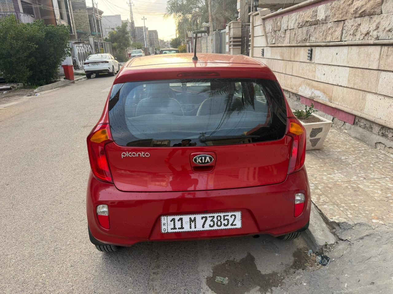 بيكانتو ٢٠١٥ مصبوغه حزام سعر ٨٢ وبيها مجال بسيط سياره جاهزه من كلشي نضيفه ميحتاج اي شي شاشه مري كهرباء ٤سلندر  ***********للاستفسار
