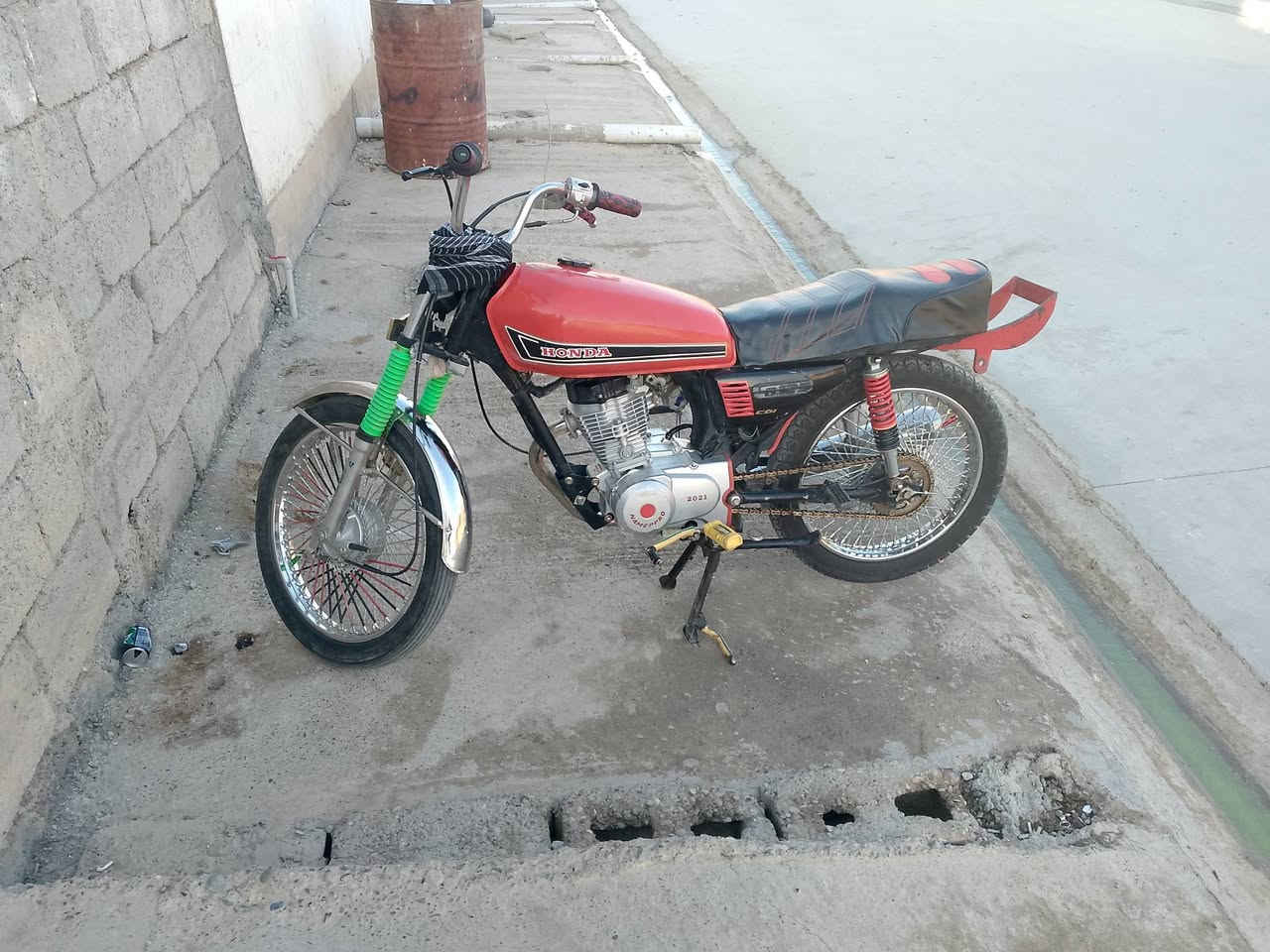 السلام عليكم دراجه البيع موديل 21 مافتوحه بس ولفات السعر 350 وبي مجال لا صرف وآله بخار مكاني كركوك فيلق هاذه رقمي ***********
