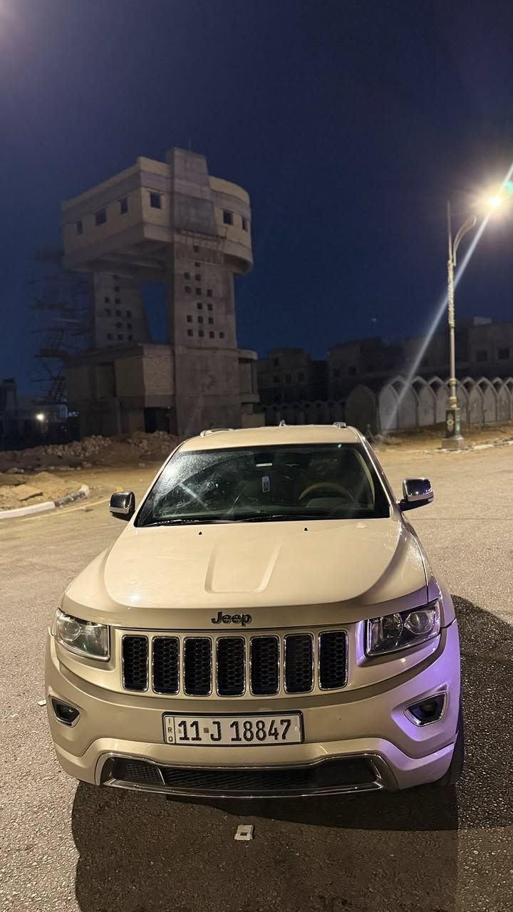 السلام عليكم جيب كراند شيروكي 2015 ماشيه 100 الف كيلو حادث جاملغ امامي صبغ و بارد شبرين بالبنيد الباقي كفاله السياره كير محرك كله مكفول السياره جديده لمتد فور ويل كشنات ميموري جنطه كهرباء السياره كفاله عامه رقم بغداد مشروع وطني تحويل ثاني يوم السعر 180 و بيه مجال للأستفسار ***********
