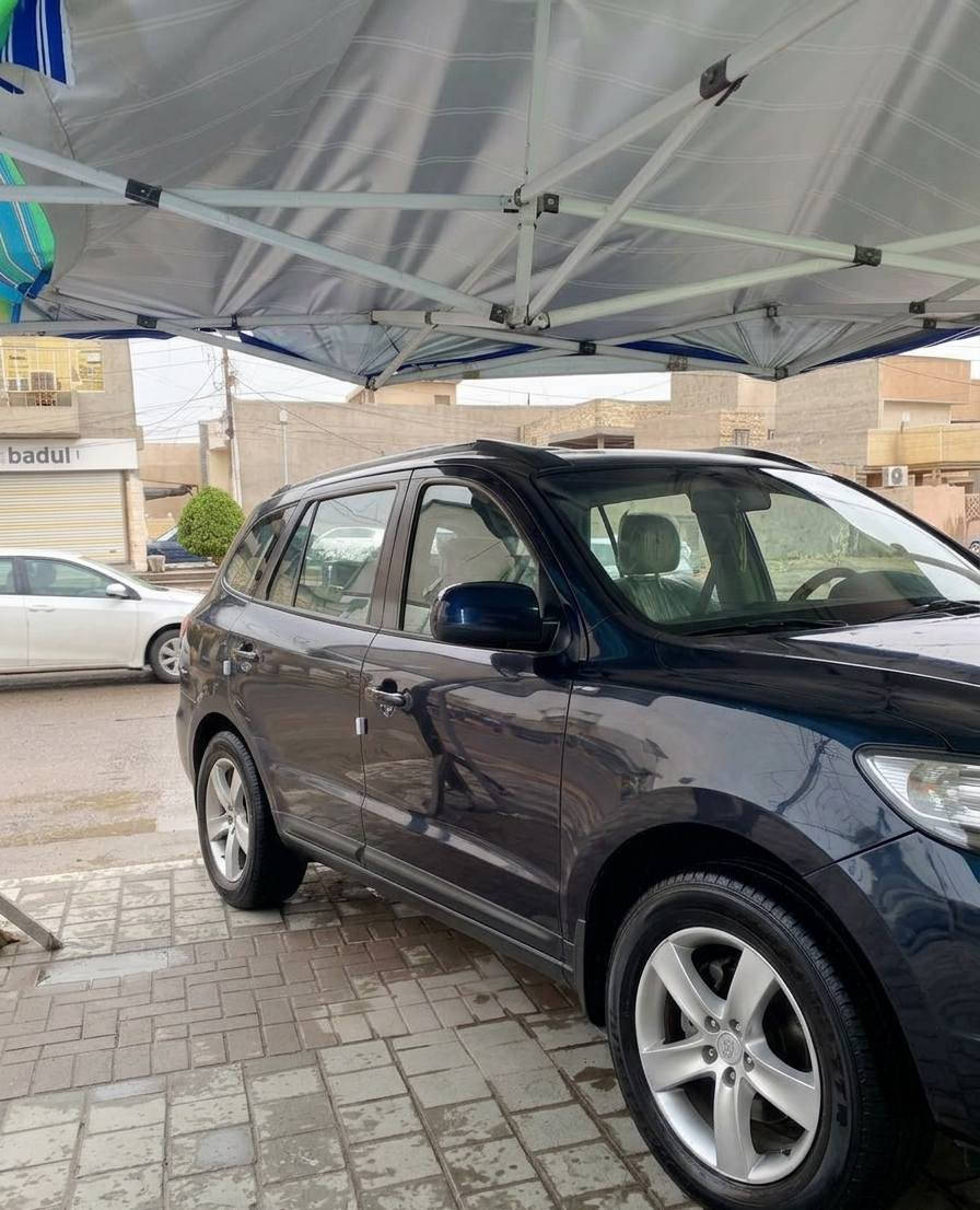 بس ب ((93)) بلعافية عل ياخذها
أرخص سنتافية بلعراق 
خمسة راكب مكينة 6 سلندر 
السيارة ماشية 153 
سيارة كاملة مكملة أي نقص ما بيها مكفول من الدعامية الدعامية ماكو شي بيها مايشتغل مكينة وكير جدد بشرط كهربائيات بشرط 
تبريد ثلاجة 
تخم تاير جديد 
كشرها يخبل
لون حبري لامع 
غرفتها جديدة زلغ واحد مابيها سيارة مال جاني نشرات وتحكم وشاشة تحكم ستيرن 
سنتر لوك سيارة ربع ماتذب عليها بلعافية عل ياخذها 
السعر : 93 وبيها مجال خابرني وتدلل 
العنوان : بغداد شارع عدن
الرقم : ***********
