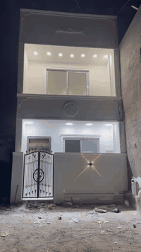 يتوفر لدينا منزل للبيع. بسعر 118
مساحه100متر👉.   يحتوي ع3نوم  🛌      و3حمامات
الموقع بغداد الكرخ منطقه الري مجاور الشرطه الخامسه ***********واتس. خدمات كامله
