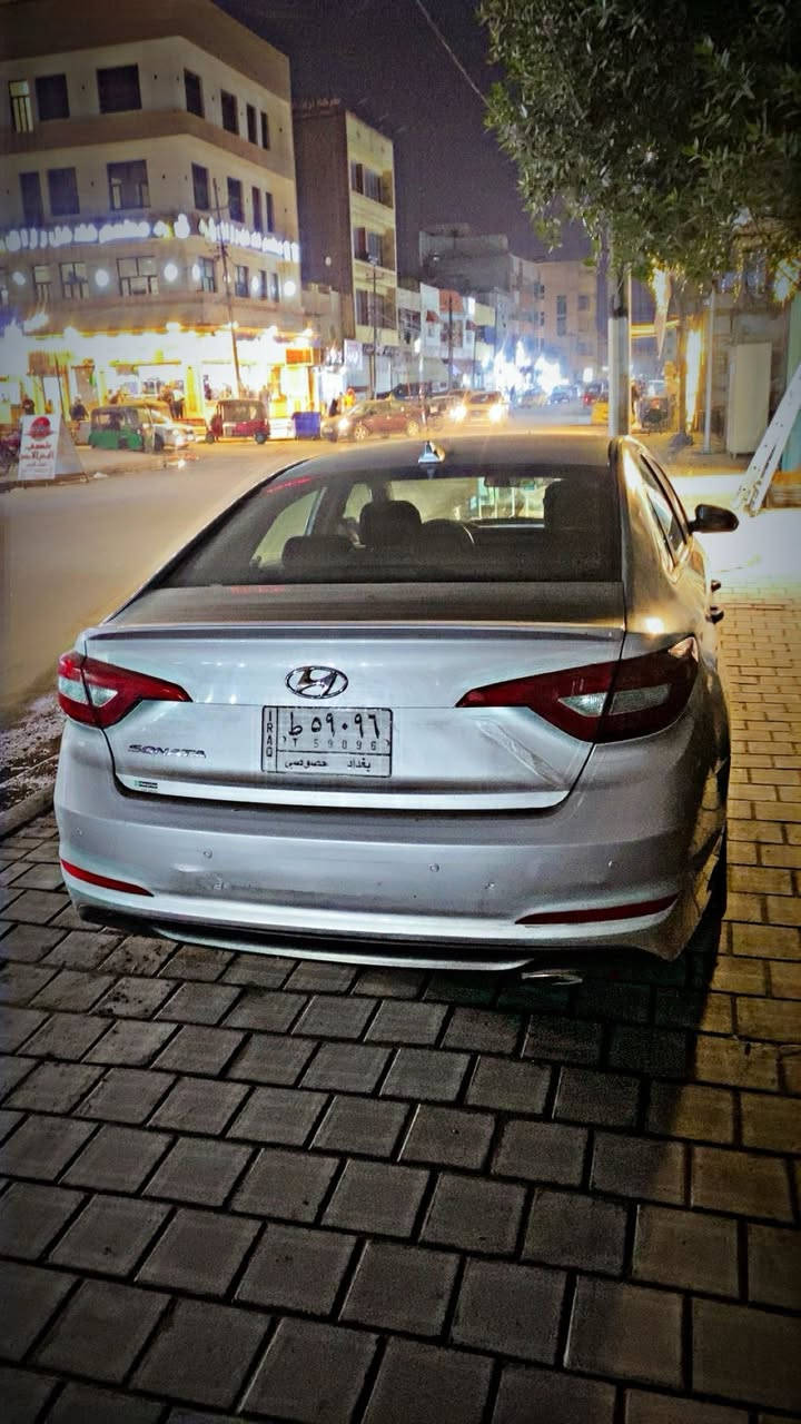 السلام عليكم للبيع سوناتا 2017وارد امريكي مواصفات عاديه الحادث باب خلفي وجاملغ خلفي مكينتها 2400 GDIالسياره  بسمي تحويل ثاني يوممكاني بغداد الجديده السعر 120$وبيها مجال 

للاتصال /***********

