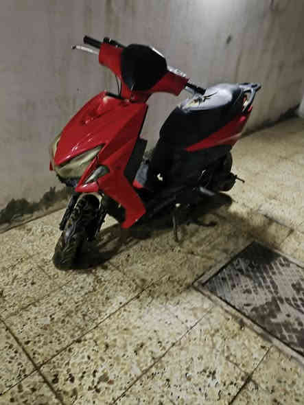 سلام عليكم دراجه سكنس للبيع دراجه حلوه نهضهته حلو  سعر خاص المكان دوانيه هاذه رقمي ***********
