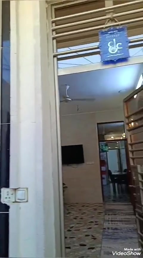 السلام عليكم دار للبيع المساحه 75 بناء حديث ضياء الحلفي فرع الدخول مال بانزين خانه البيت كامل من كلشي فول 3 غرف نوم استقبال صاله ملحقات للتواصل ***********
