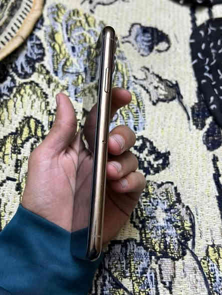 السلام عليكم ايفون 11برو ماكس الون عسلي ذكرته 256بطارية97بلادي مكفول ومادخل صيانة جهاز وتر بروف دبل سيم كارت كامل ملحقات الي يريدة خل يرسلني وتساب***********
