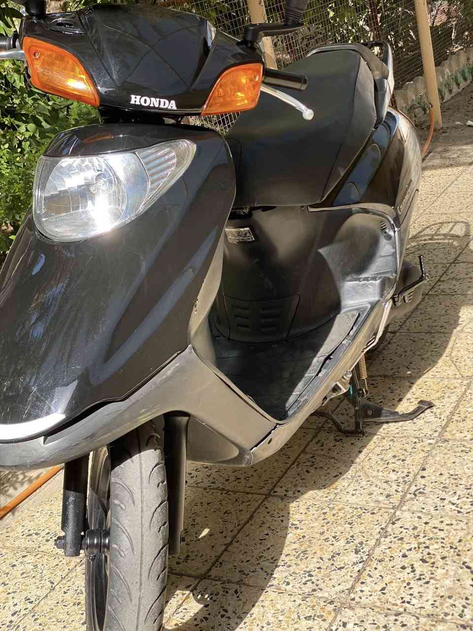 السلام وعليكم
للبيع سبيسي ياباني
كفر اصلي 
قفل جنطه 
الدراجه كله ياباني 
فقط مفتوحه رايمر
اتصل***********
