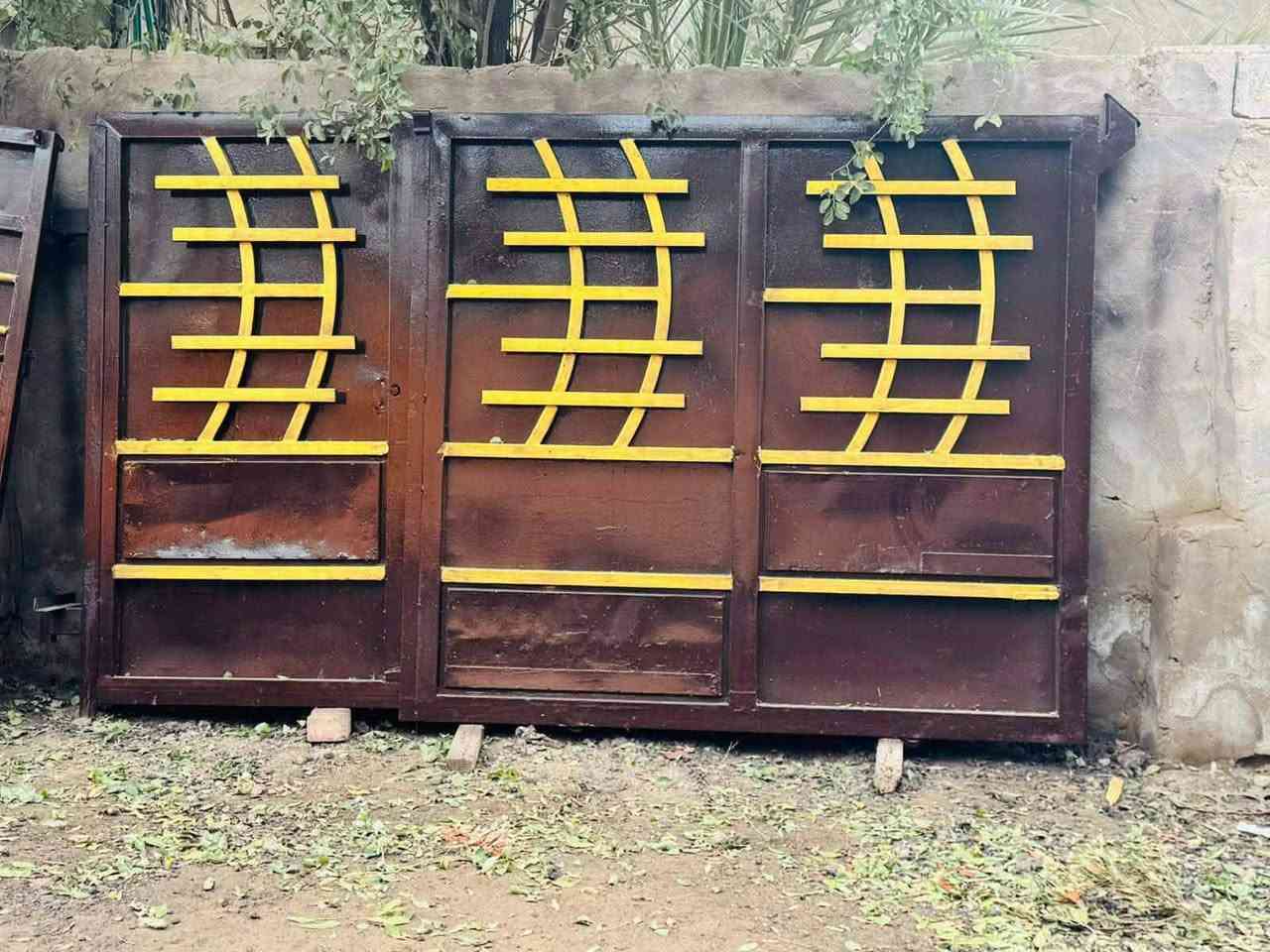 السلام عليكم عندي ابواب سلايت كاملات
نظافه فووووووول حديد ثقيل مليمين
 عرض 3 متر والرتفاع مترين
اختار ليعجبك وبيك خير وتددل 
اكو تواصيل اي مكان اتصل وبخدمتكم 
#الستفسار***********واتساب 
#الستفسار***********
