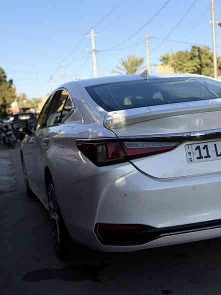 السلام عليكم 
لكزز es300 هايبرد فئة لكجري موديل 2022 داخل ابيض وارد اوربي فول مواصفات بيها قطعتين صبغ جاملغ خلفي وقبغ جنطه فقط وبيها مكانين pdr مسويها عداد السياره 56 الف كيلو مو مايل رقم بغداد باسمي سعر السياره 300 وبيها مجال مكاني الانبار هيت ***********
ترهم بيع وترهم مراوس
