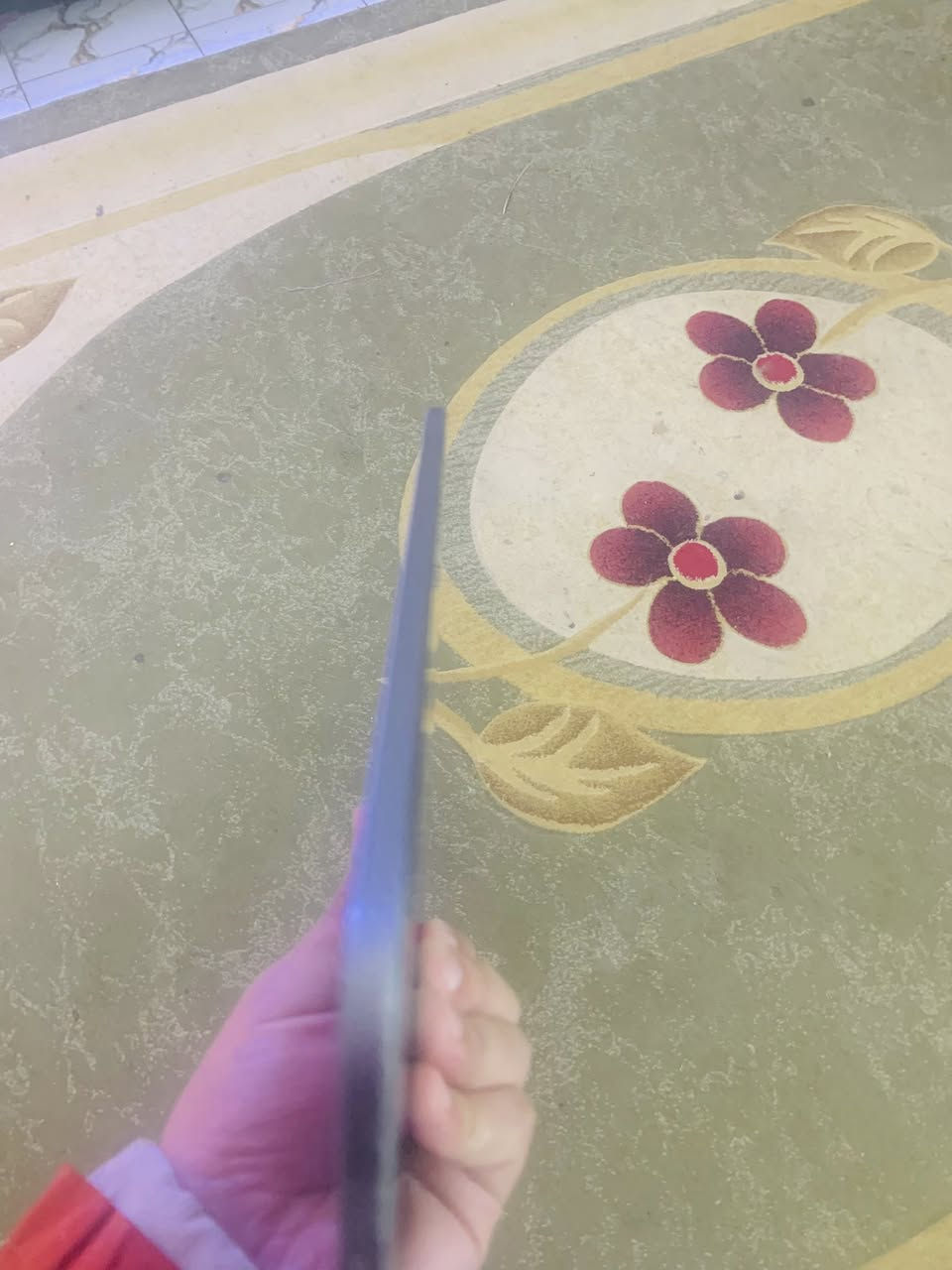 سلام عليكم 11m2الجيل الرابع ذاكره 256بطاريه 86بيه خطوط رفاع كلش بشاشه ولا مثر عليه ابد من بدلت اليسي مالته طلعنه مكفول عده الخطوط ببجي فول لا تكطيع ولا شي مكاني حله *********** السعر 400
