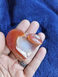 عقيق يماني • مشمشي • شكل قلب