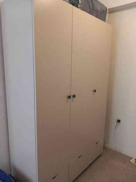 طقم نوم نوعية ممتازة ونظيف جدا 160,000
***********
