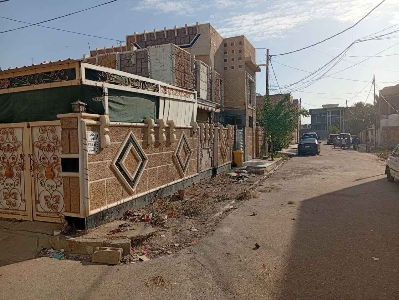 🏡 بيت للبيع – بعقوبة / التحرير / الحاولي 🏡
فرصة مميزة لامتلاك بيت بموقع ممتاز قريب من ملعب الحاولي (ملعب الزهيري)، ضمن منطقة سكنية هادئة ومخدومة بالكامل، مناسبة للعوائل والسكن المريح.

✅ أرصفة وتبليط
✅ جميع الخدمات متوفرة
✅ موقع هادئ وقريب من المرافق المهمة

📐 المساحة: 10 × 10 متر
📄 سند طابو ملك صرف

💰 السعر: 97 مليون دينار
🔹 مجال بسيط جداً للجادين

📞 للاستفسار:
***********

بيت بموقع مميز وسعر مناسب، فرصة لا تعوض.
