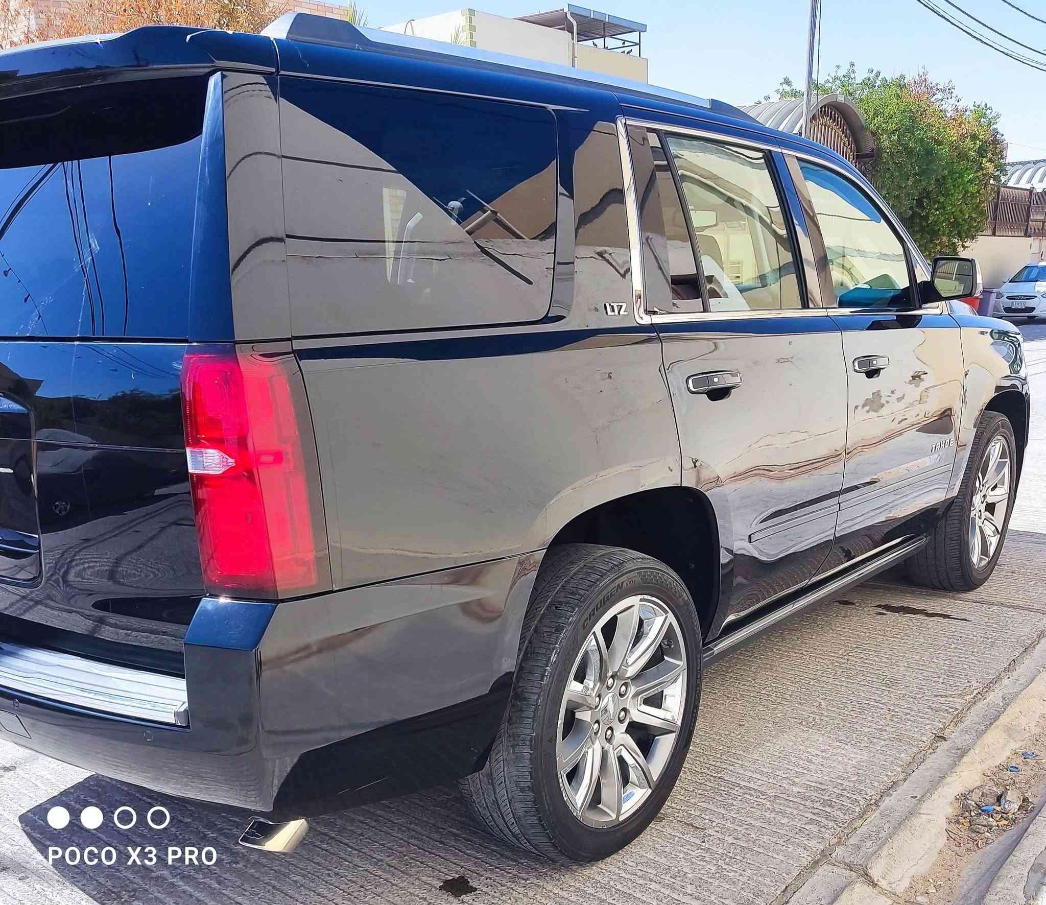 السلام عليكم...
للبيع شوفرليت تاهو 2015 LTZ 
وارد امريكي  ( كلين تايتل ) بدون حادث
وتقرير الكارفاكس مالتها موجود عندي باللغه العربية والانكليزية 
السياره تسجيل جديد 
رقم بغداد دولي 
الحاله _ ممتازة جدا
تشغيل عن بعد _ كاميرا دوارة  _ رادارات امامية وجانبية _ حساسات تشغيل عن بعد _ دعامية _ بلاجكتور   _ كشنات جلد  كهرباء حتى المقاعد الخلفية _ كشن خزن _ كشن تبريد تدفئه  _ كشن السائق رجاج _  تبريد 3 قطع _ صندوق جك كهرباء  _ 4 يدات بصمه _  usb _ بلوتوث _  سلايد روف _ قاصه _ ستيرن كهرباء - دوسات بانزين وبريك كهرباء _ عتب ابواب كهرباء 
وبعد بيها كومه مواصفات تجي وتشوف بعينك افضل 
السيارة باقية ع نظافتها
صبغ بنيد فقط اثر جراد بدون حادث فقط صبغ
محرك وكير بحالة ممتازه برغي واحد مامفتوح بيها
بدون صوت بدون دخان بدون بخار 
ويل LTZ حجم 22
مكان السياره ( بغداد ) 
للاستفسار الاتصال على الرقم *********** واني بخدمتكم كلكم اخوتي واعزاز عندي واعتذر عن المراوس للبيع فقط
