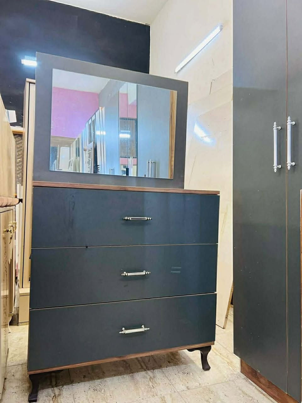 غرفة نوم مستعملة❤
 نضافة85 ٪💯
عدد القطع / 5
نضام / ابواب  ❤
سعرها / 450❤
شد ونقل داخل بغداد مجاني❤
يوجود توصيل محافضات ❤


**إذا كنت صاحب هذا الإعلان وتريد حذفه لأي سبب، رجاءا أرسل رسالة إلى الدعم الفني**