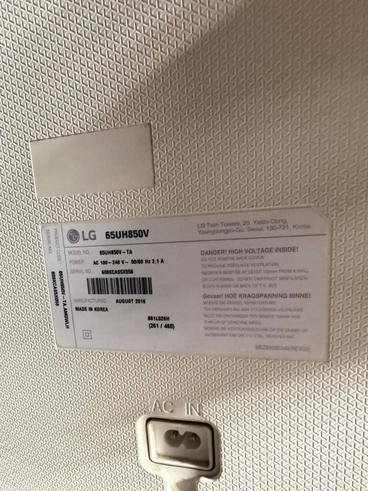 شاشةlg
65 
4k
اصلييي صناعه كوريه
بيها  خط اخضر  ماياثر ابد وميبين شاشه وايفاي سعرها 400 ***********
