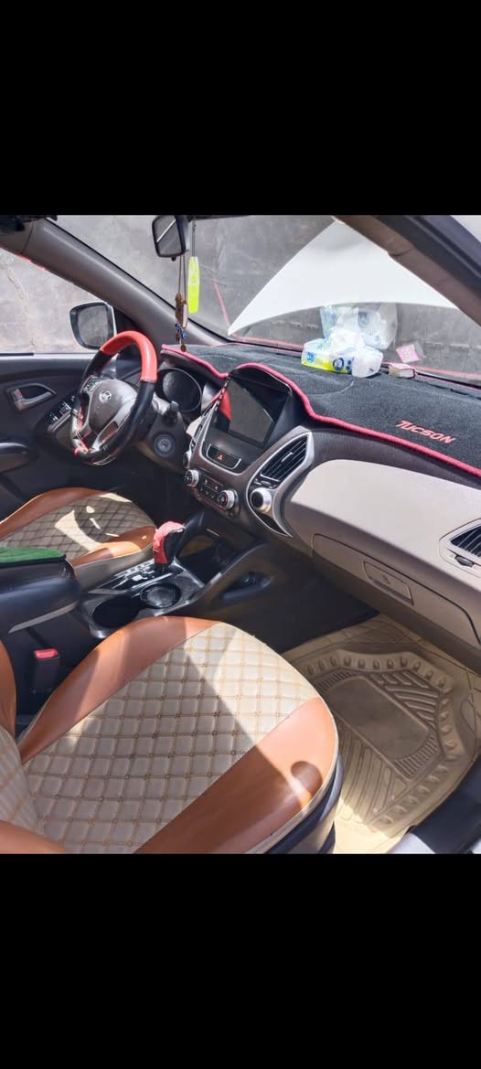 سلام عليكم توكسان مديل ١١اربيل السياره كلش حلوه ونظيفه بيه شوي باردات جاملغ مبدل بنيد مرخه السياره بسم كردي يريد  تحويل  الكردي انت تاخضه تريد بسمك تريد تحوله بسم شركه ضلت يمك جنه متوقعين يسوي وكاله النا ورقه ونص هسه طلب علينه ١٢ورقه بعد انت وترتيبك تنطي ١٢تنطي ورقه بالعافيه عليك وكاله ابسمنه بيه السياره ماعايزه شي مكلف بنشر صاحب السياره هذارقمه  *********** السعر ١٠٥وبيه مجال قليل مكان نجف حي ميسان
