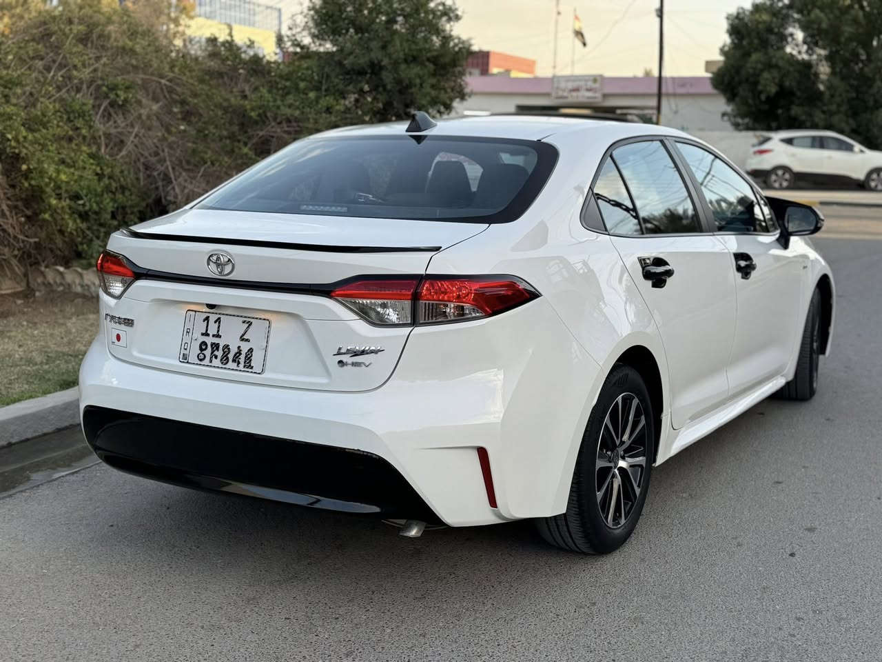 كورلا موديل 2025 هايبرد شكل الامريكي
السياره ماشيه 29 بعدها ع وضع الشركه مكفوله
سلايد روف 
بصمه
تبريد شاشه
تبريد قطعتين
ويل كب 
محرك 1.800 
تحكم ستيرن 
و لد امامي و خلفي  
مكاني بغداد حي الخظراء رقمي ***********
