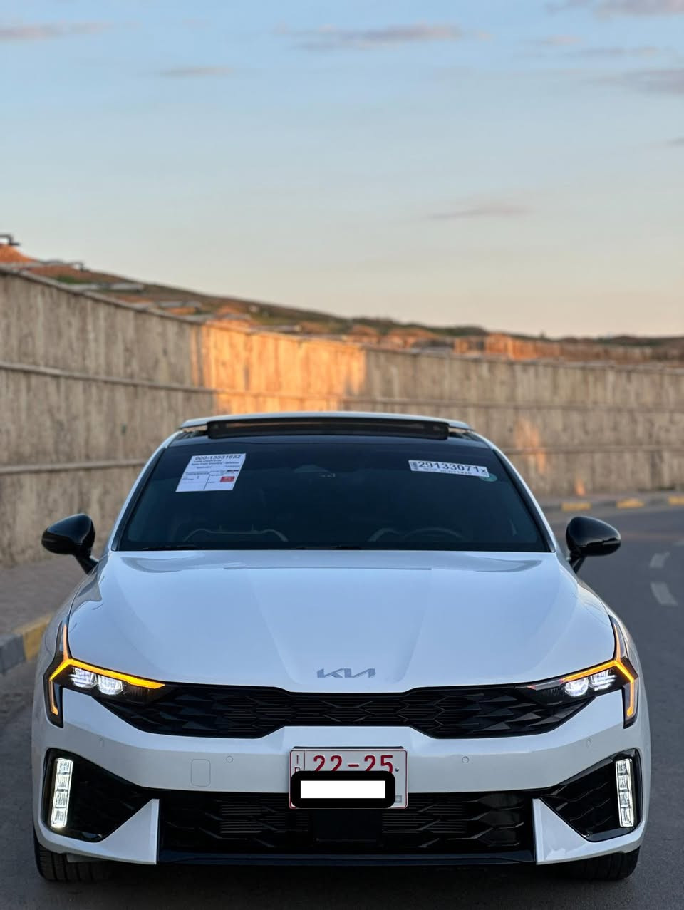 السلام عليكم رمضان كريم
عروض رمضان مستمره
كي فايف جيتي لاين 
موديل ٢٥
ماشيه ٤ الف ميل 
وارد أمريكي 
تترقم شمالي 
.
الضرر 
جاملخ وباب السايق فقط 
شرط الفحص والسونار 
.
المواصفات 
بانوراما 
كشنات جلد 
كشنات تدفئه 
عداد ديجتال 
رادار امامي 
رادار خلفي
رادار جانبي 
داخل ابيض و اسود 
تحديد مسار 
كروز سرعه 
شاشه ابل كار بلي 
أربعة أنظمة قياده 
وبقية المواصفات المعروفه 
.
الموقع الموصل حي نركال 
لمعرفه السعر الاتصال على الرقم 
***********
