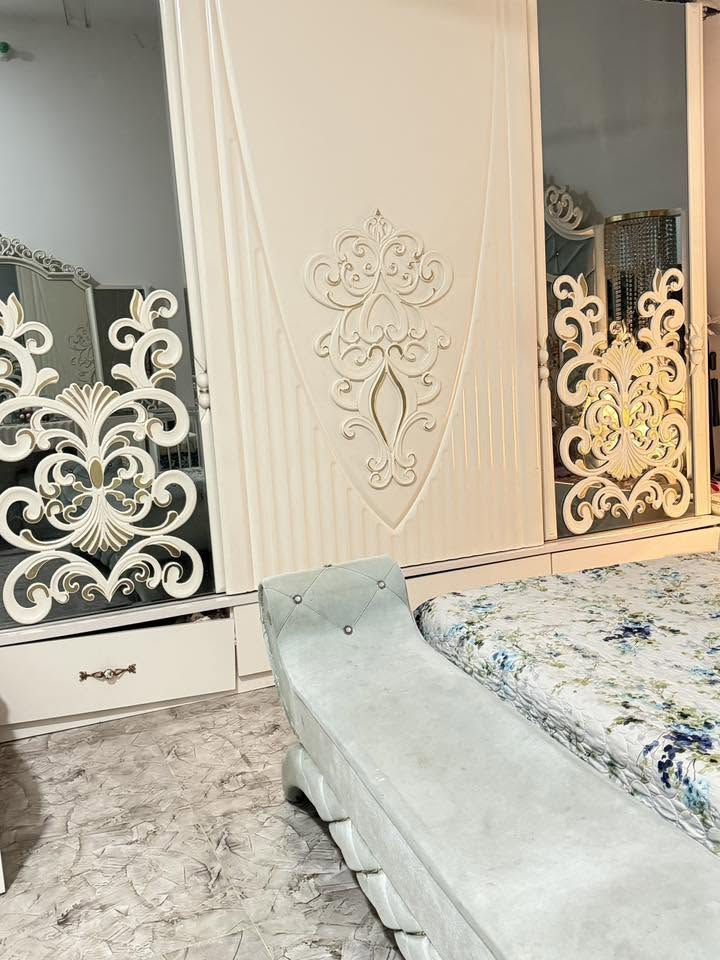 غرفة تركة للبيع ضخمة وجبيره ٧ قطع
للاستفسار ‭ ***********‬
