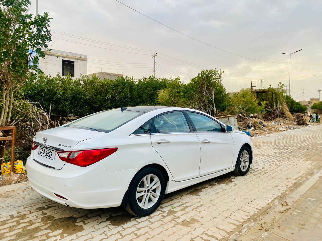 سلام عليكم
سوناتا  2011 خليجي  

فول مواصفات عده البصمه 

سقف بانوراما  

اشاير بالمري

مري شفط

رقم مثنى مشروع وطني مميز

بأسمي مداور ثاني يوم

حدادية نظيفة محرك وكير كفالة

ضربتها جاملغ خلفي ضربة بسيطة مصلح بدون تبديل  

مكينة 2400 دوش 

تبريد قطعتين 

وباقي المواصفات المعروفة

سيارة جديده جدا

السعر 118 وبيها مجال بسيط

وترهم مراوس حسب القناعة 

للأستفسار. ***********.
