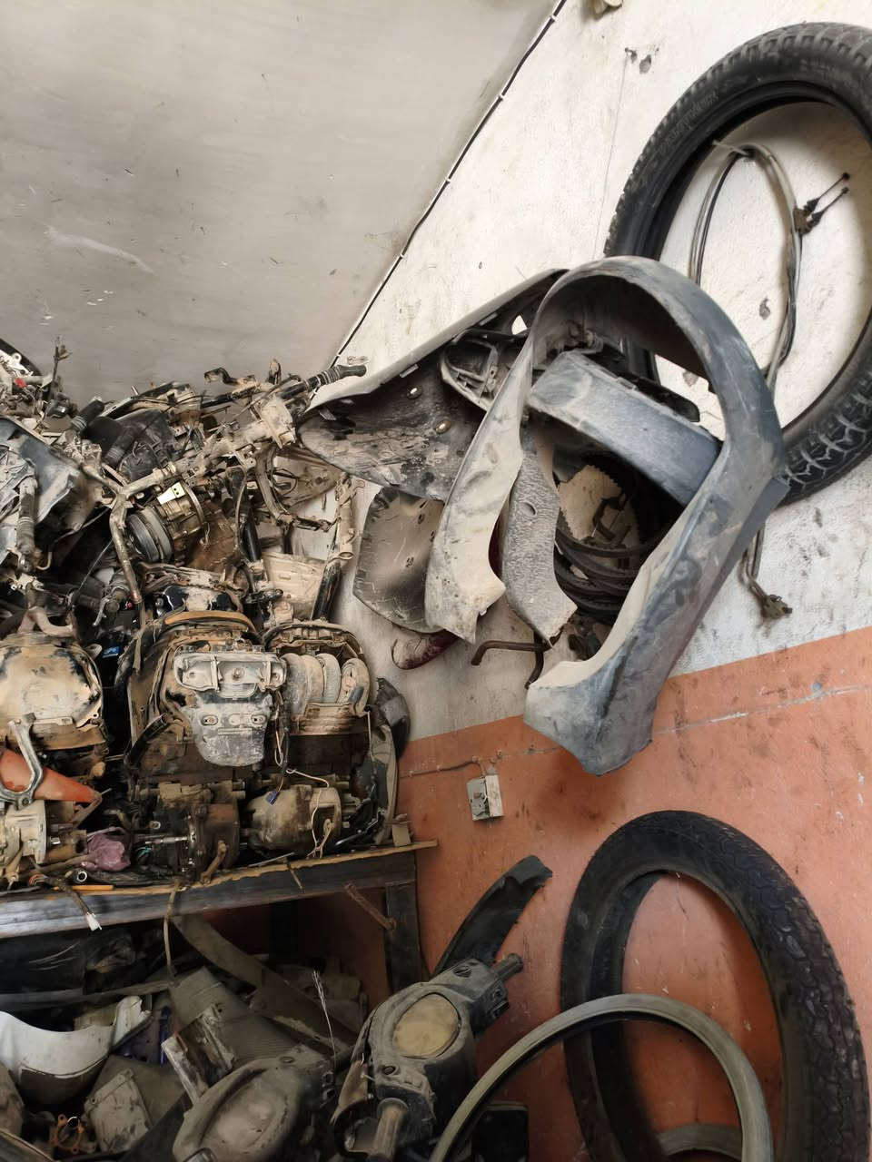 غراض دراجات تفصيخ
كفرات 
شاصي 
براغي 
ارضيات
ضفتير 
كابريتر
مراوح تبريد 
للاستفسار الاتصال 
***********
