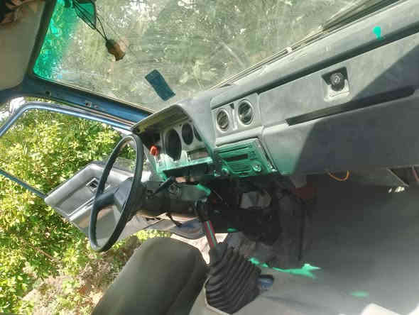 سلام عليكم
داينة لبيع

موديل 95

محرك بنزين 3y

رقم ديالى بسمي سنوية 29

بلادية لا صبغ لا خياس

سعر 40

***********

مكان ديالى جلولاء
