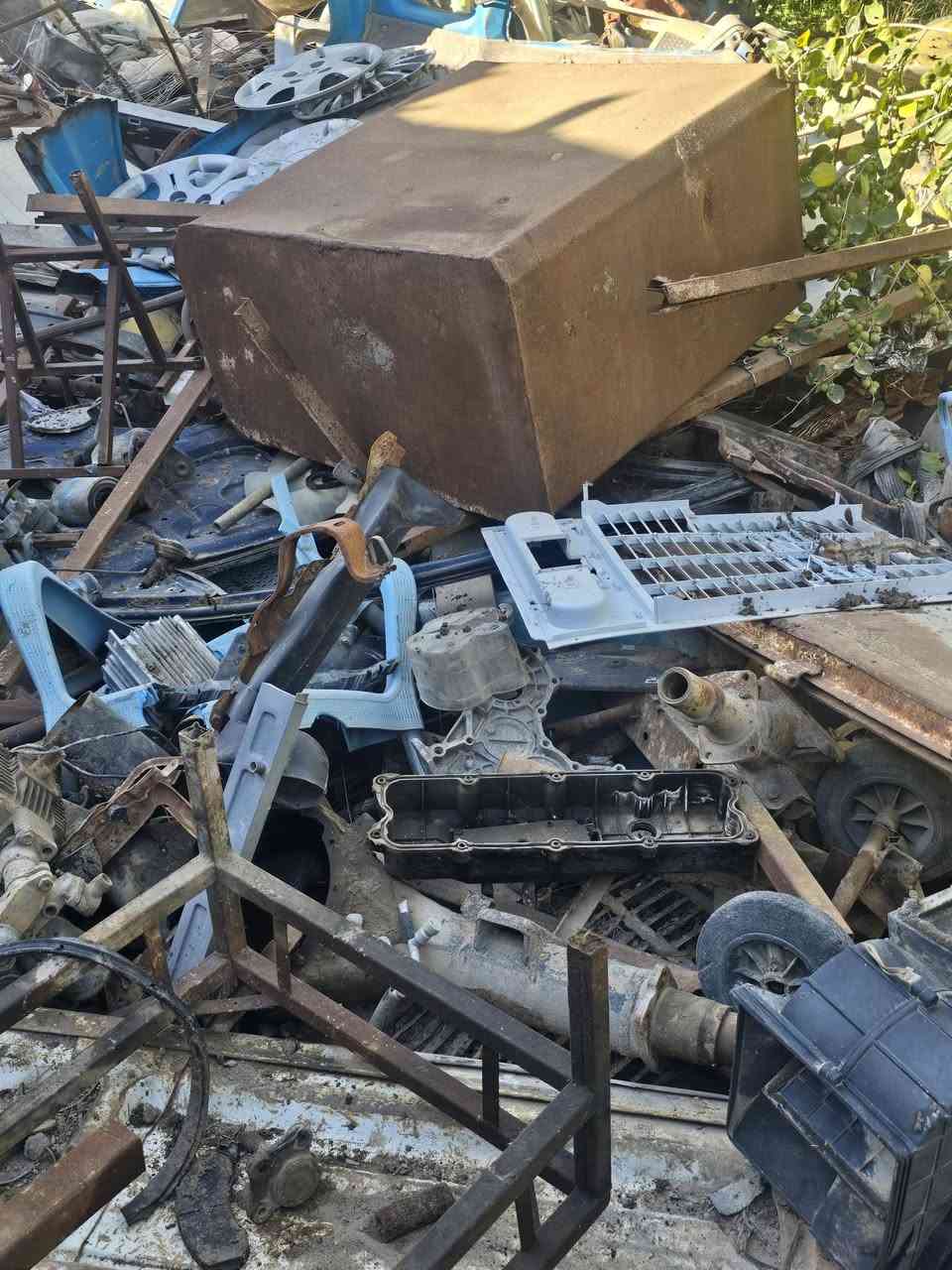 حديد للبيع مع موالدات مخبوط خبط ابيع شلع  مكان بابل ***********
