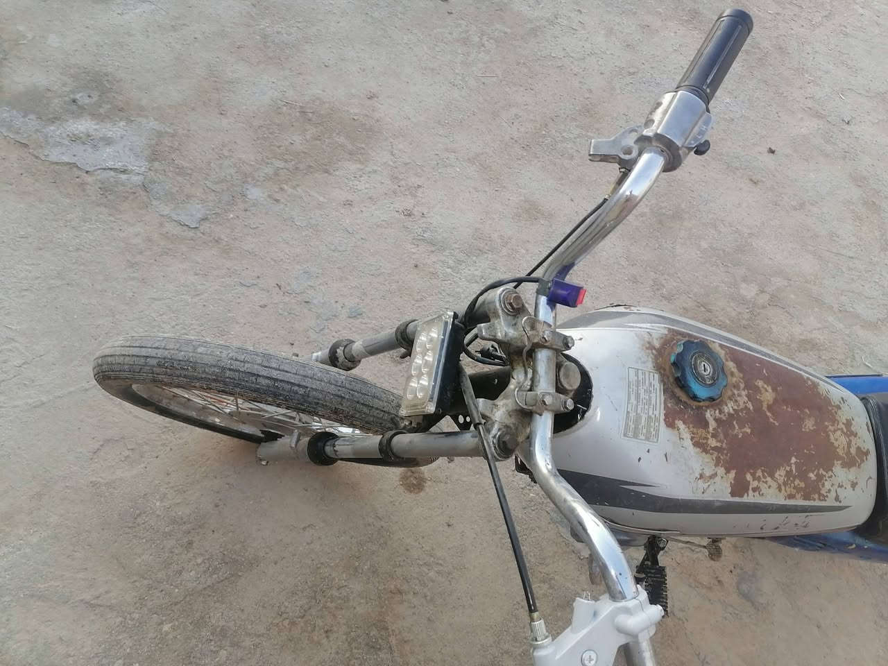 دراجه للبيع مكان الحمزه السعر 250 قفل الدراجه ما عايزه اي شيء عوزها نقوصات قليله ***********
