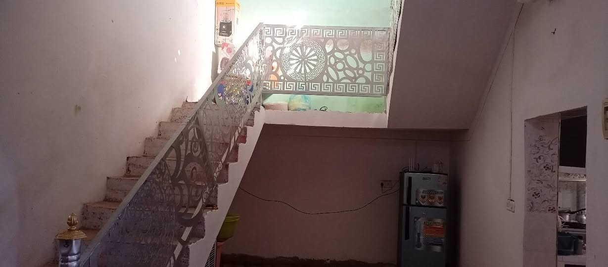 السلام عليكم  دار سكن للبيع في منطقه الوافدين مساحه 150 متر متكون من غرفتين وصاله واستقبال ومطبخ وصحيات
للاستفسار الاتصال ***********
