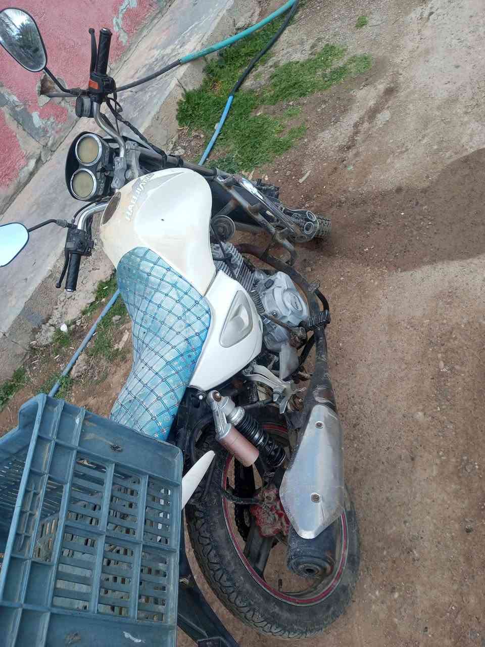 السلام عليكم سنكي نظيف كهربائيات شغاله ماكينه لا تنقيص لا تبخير السعر السعر 375 وبيها مجال للطيبين دراجه نظيفه نظيفه***********
