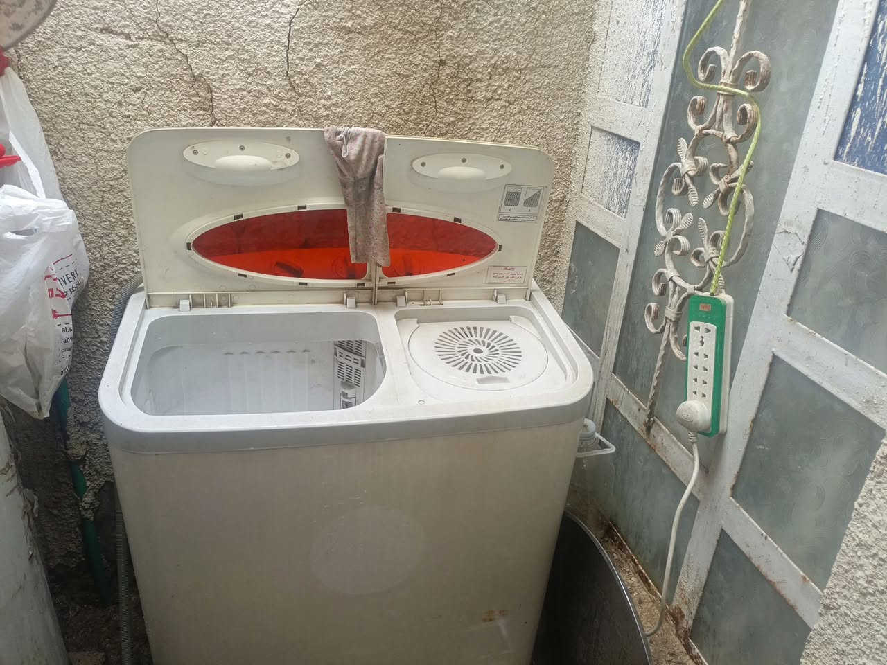 غساله لبيع تغسل سعرها 30 التجفيف عاطل مكاني الطالبيه ***********
