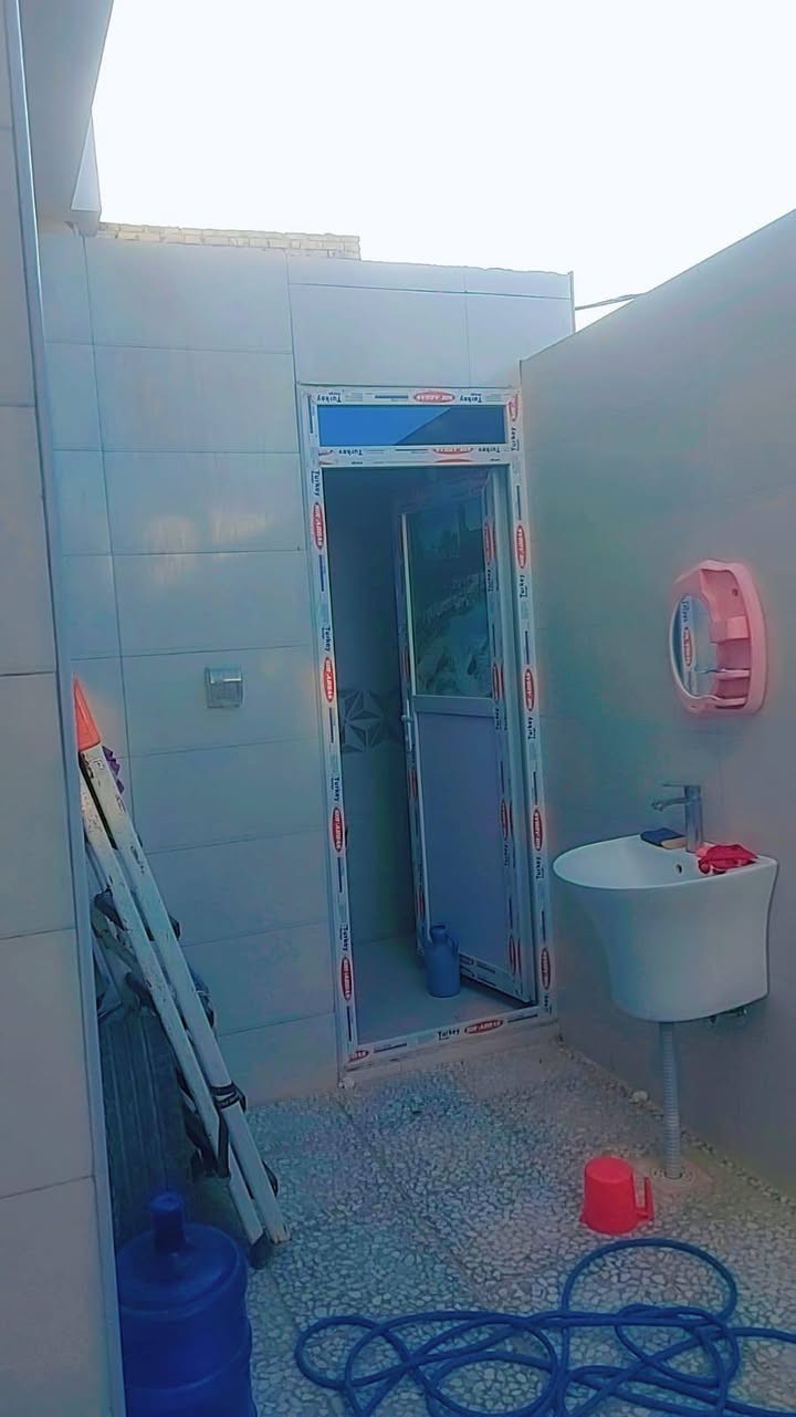 دار مساحه 100متر بناء جديد منطقه راقيه قريب شار60 حي ميسان بصف سكله الكرعاوي اساس وسقف صب كونكريت مركزي سيراميك بورسلين كرانيت سقوف جديد البيت السعر 43مع المجال استفسار ***********
