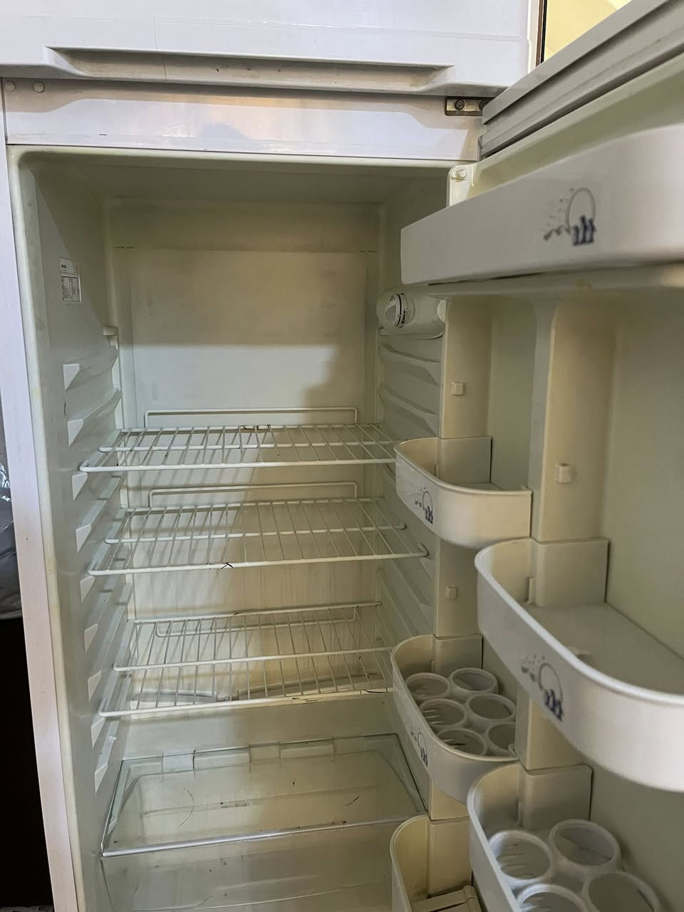 السلام عليكم ثلاجه للبيع مستخدمه السعر 150 الف وبيها مجال


**إذا كنت صاحب هذا الإعلان وتريد حذفه لأي سبب، رجاءا أرسل رسالة إلى الدعم الفني**