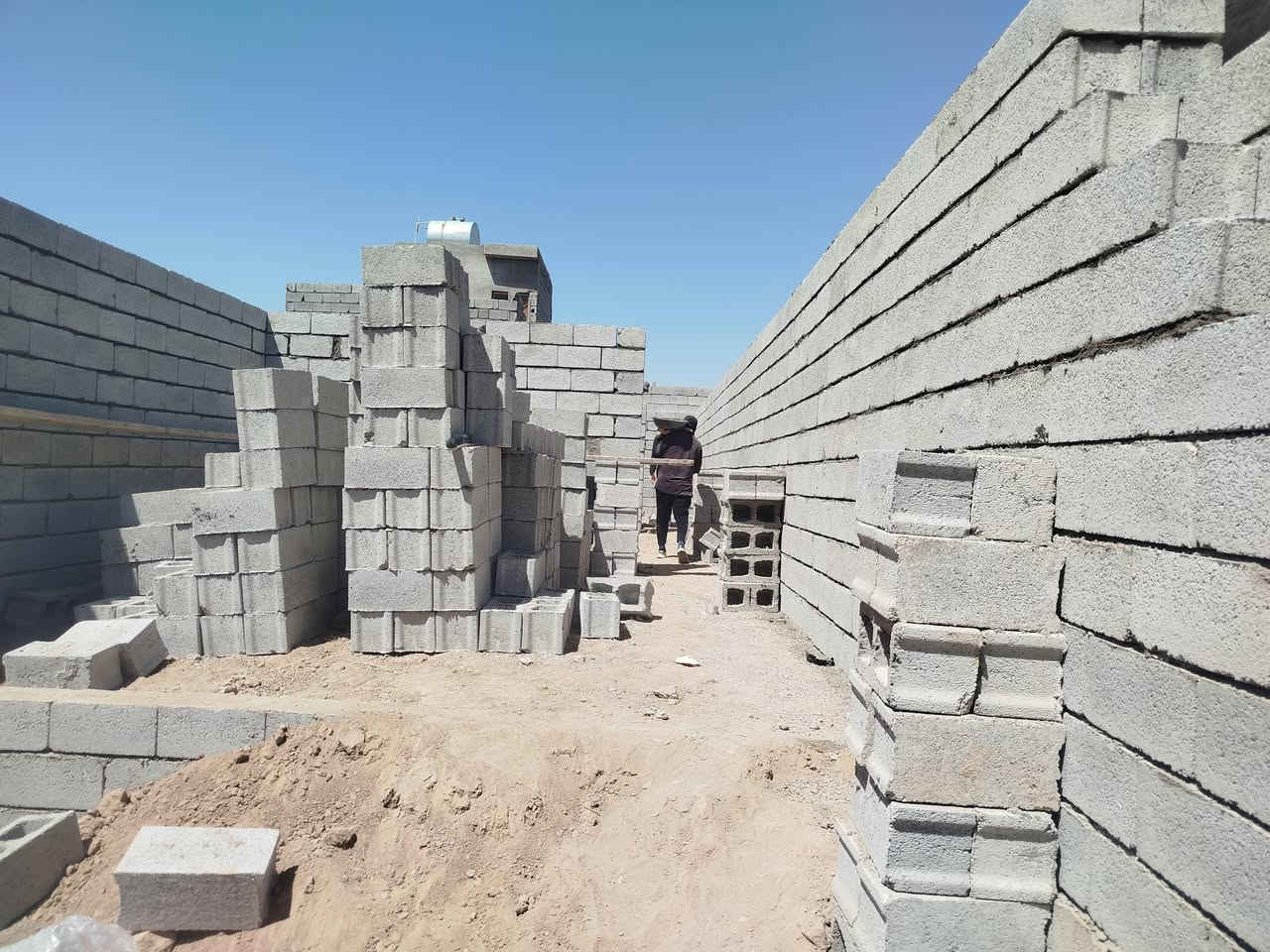 أبو أسامة الزبيدي للمقاولات العامة
🏗️ خبرة وإتقان في تنفيذ جميع أعمال المقاولات والبناء والتشطيب.
نقدّم خدماتنا بأعلى معايير الجودة والدقة، مع الالتزام بالمواعيد والأسعار المناسبة، لأن ثقة الزبون هي رأس مالنا.
✅ بناء وترميم المنازل ✅ أعمال الصب والهيكل الإنشائي ✅ الإكساء والتشطيبات الحديثة ✅ أعمال الحدادة والنجارة ✅ تنفيذ المشاريع السكنية والتجارية
مع أبو أسامة الزبيدي للمقاولات... نبني الثقة قبل أن نبني الجدران.
📞 للاستفسار والحجز: ***********
أبو أسامة الزبيدي للمقاولات عنواننا الجودة... وهدفنا رضا الزبون
