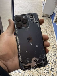 14 برو ماكس مثل ما موضح بالصورة  ابيعة على هاي الحطة السعر 650 وبي مجا...