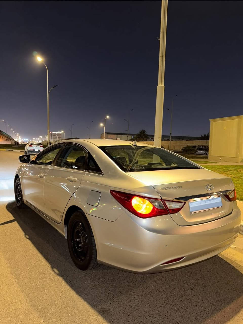 السلام عليكم 
سوناتا 2014 أصل غاز بلاد خط واحد

ادوات ادوات دخول جديد( گصه جنطه ) متومه ارقام وسنويه شمالي الرقم الانكليزي 

مواصفات كلش حلوه
شاشه تحكم ستيرن  اشاير بلمري مري شفط كشنات جلد تدفئه
وتبريد حساسات خلفيه تبريد قطعتين امامي و خلفي
( كير ومحرك وحداديه وتبريد كفاله )

السياره كامله من كلشي تاخذها جاهزه للأخير
نضافه 100/100 ما مخلي بيها اي نقص 

مكان السياره البصره 
السعر هذا رقمي ***********
